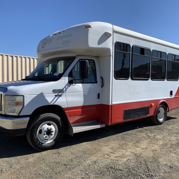 2016 FORD E450