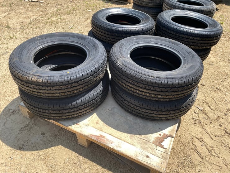 #2202-•-(4)-road-guider-qh100-st205/75r15-radial-trailer-tires-image-1