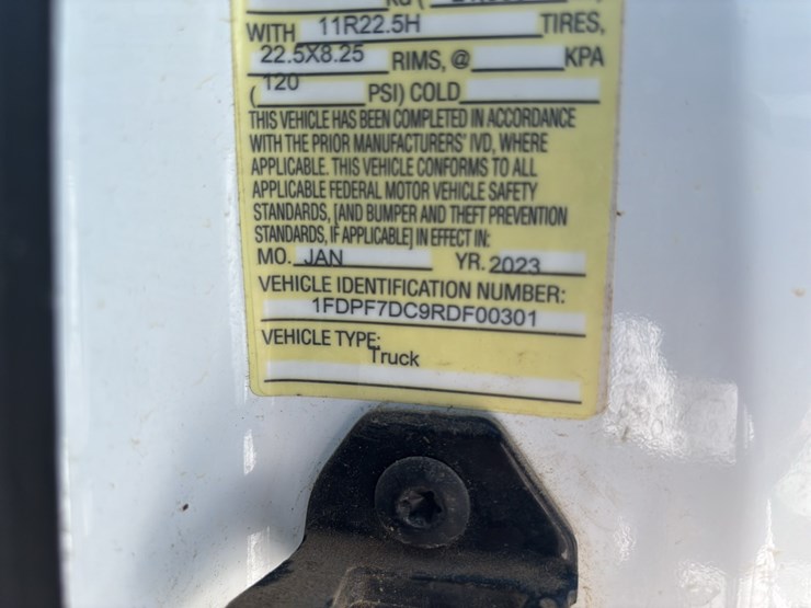 2024-ford-f750-image-25