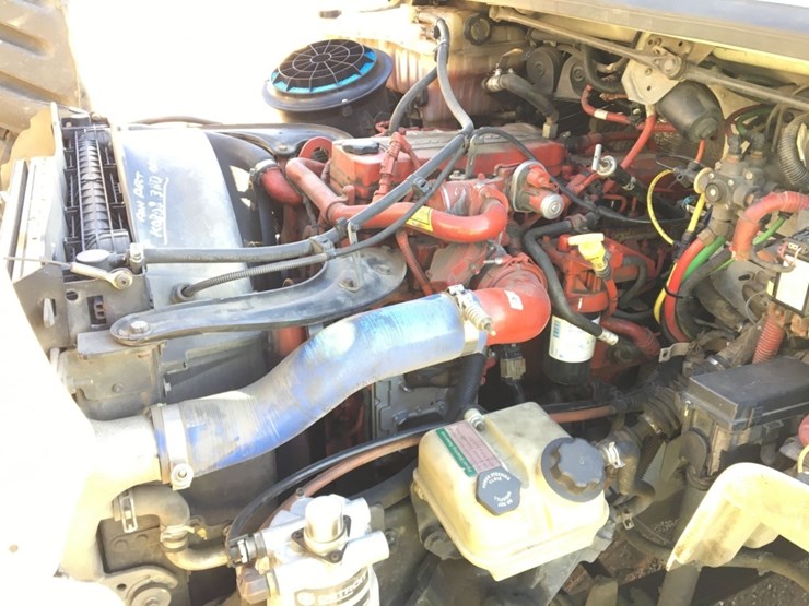 2019-freightliner-m2-106-image-5