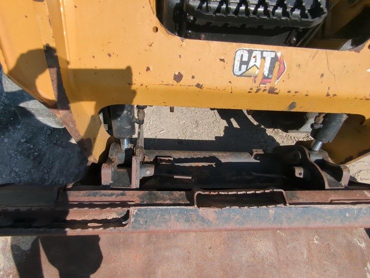 2022-caterpillar-259d3-image-14