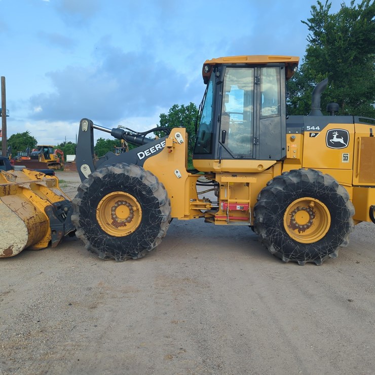 2022 DEERE 544P