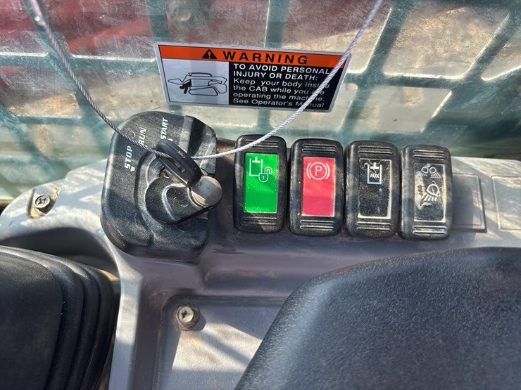 2023-kubota-svl75-2hwc-image-17