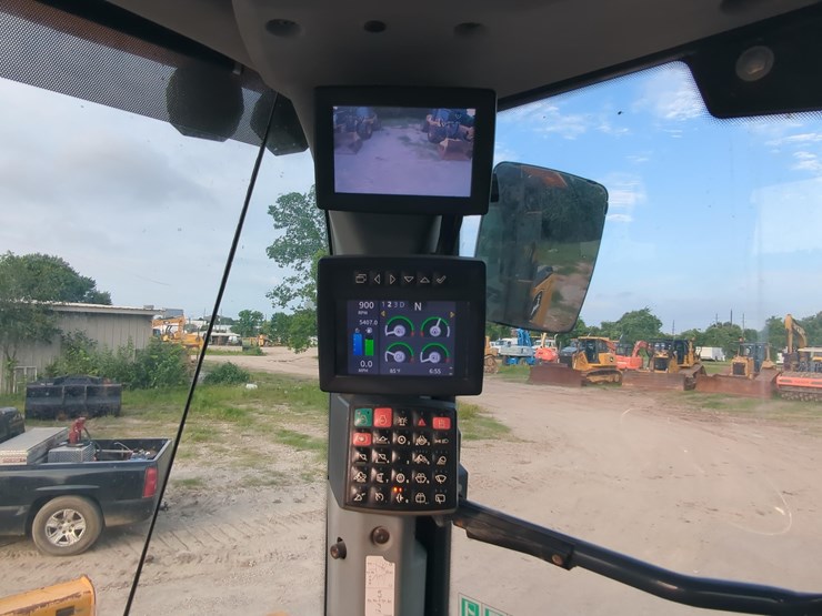 2022-deere-624p-image-16