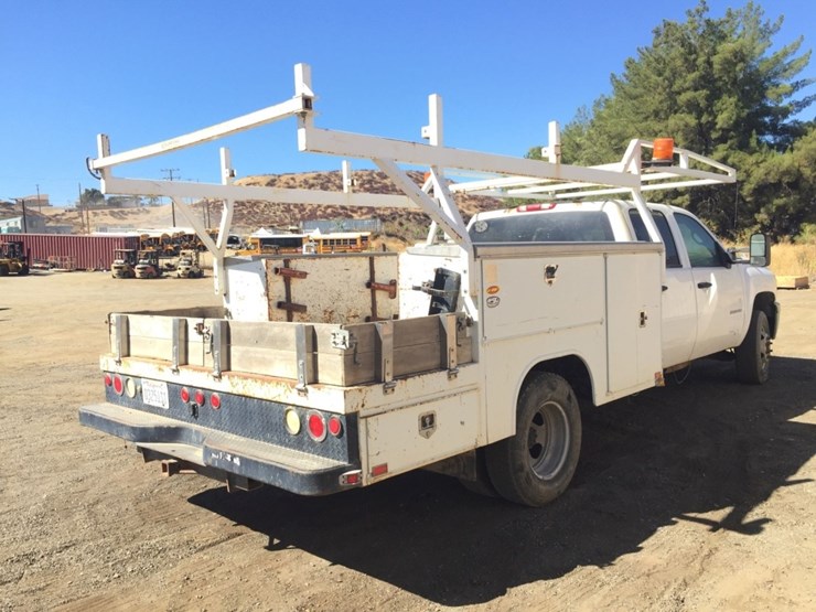2014-chevrolet-silverado-3500-image-3