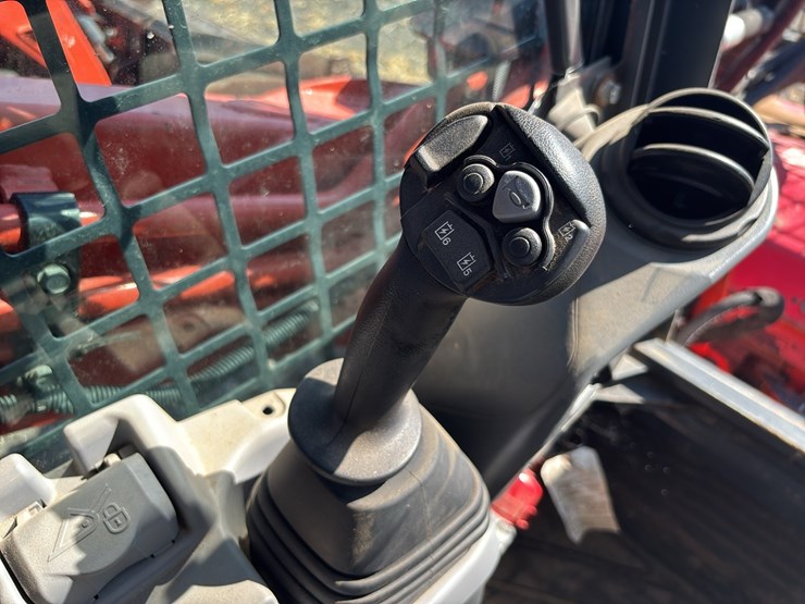 2024-kubota-svl97-2hfc-rubber-tracked-skid-steer-image-20