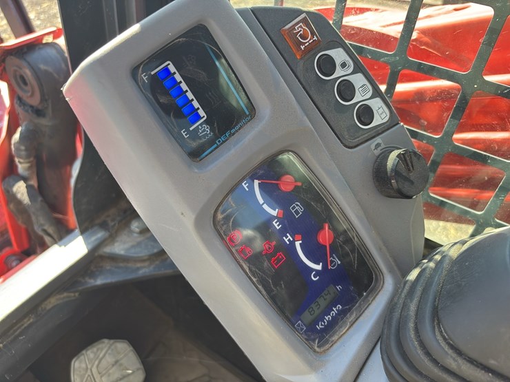 2024-kubota-svl97-2hfc-rubber-tracked-skid-steer-image-22