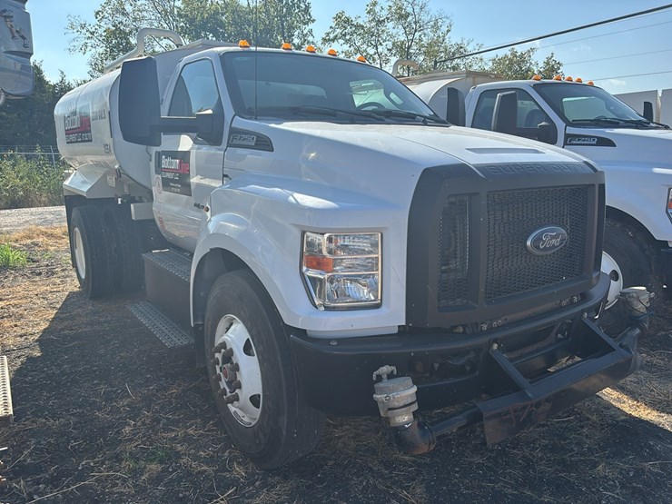 2024-ford-f750-image-2