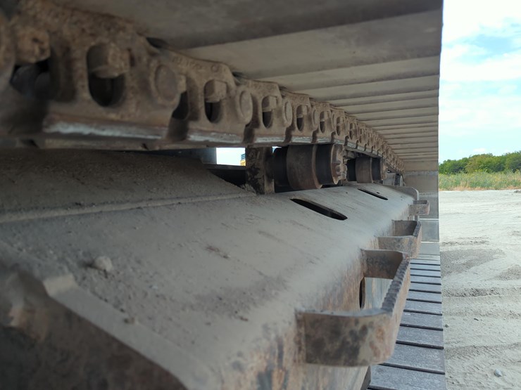 2020-caterpillar-320-image-14