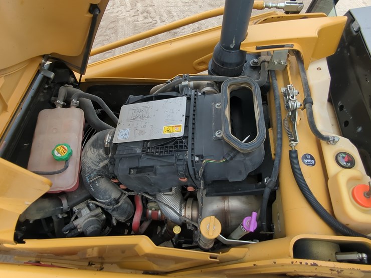 2023-caterpillar-416-image-15