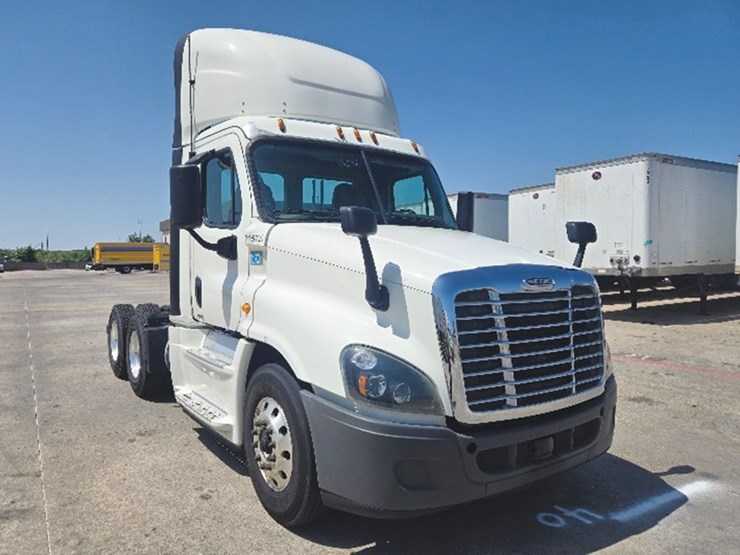 2019-freightliner-cascadia-125-evolution-image-1