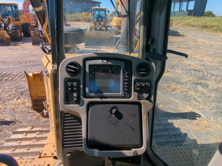 caterpillar-d6t-xl-image-18