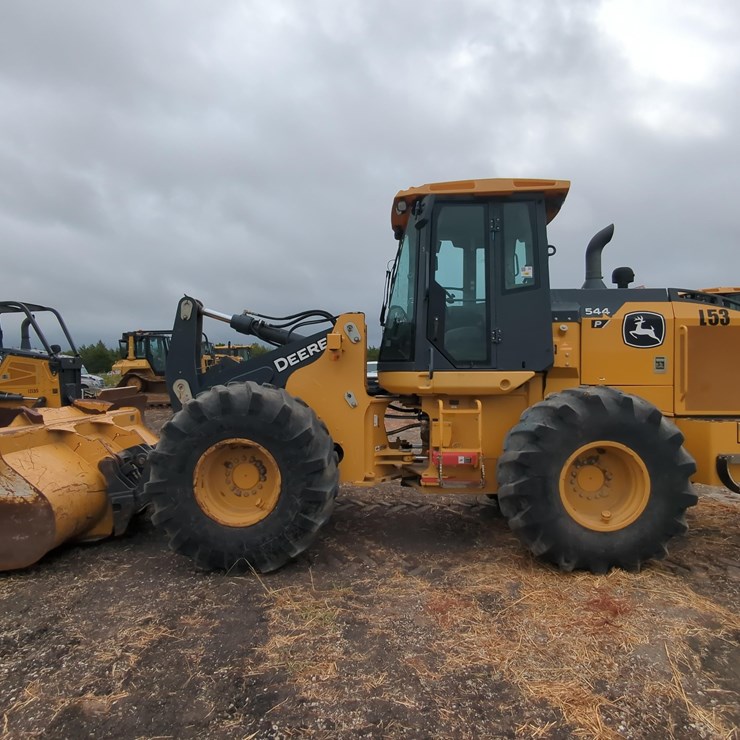 2022 DEERE 544P