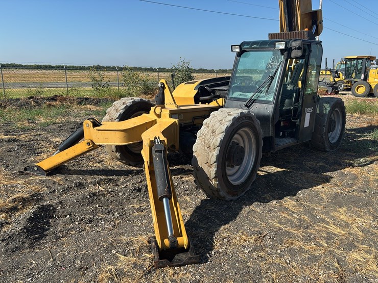caterpillar-tl1055c-image-2