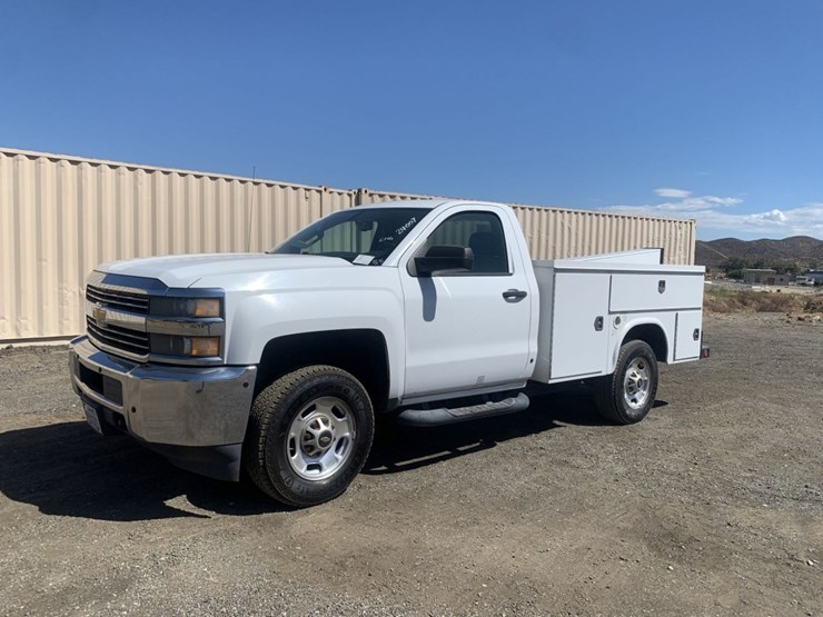 2015-chevrolet-silverado-2500-image-1