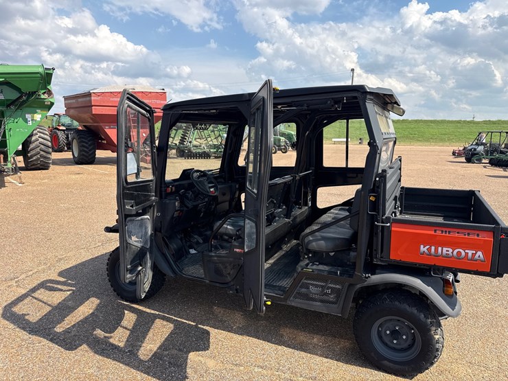 2017-kubota-rtvx1140-image-19