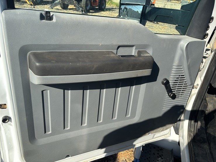 2024-ford-f750-image-17
