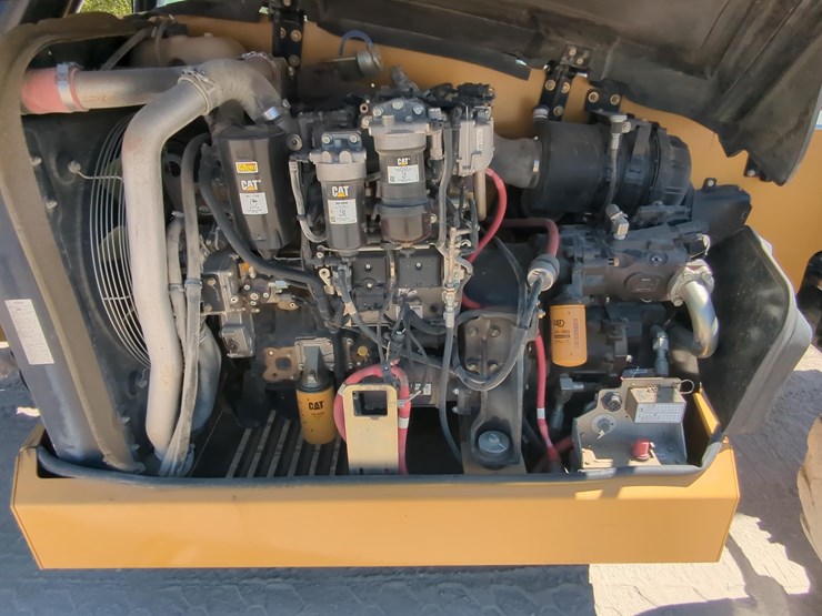 2019-caterpillar-tl1255-image-9