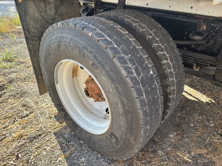 2024-ford-f750-image-8
