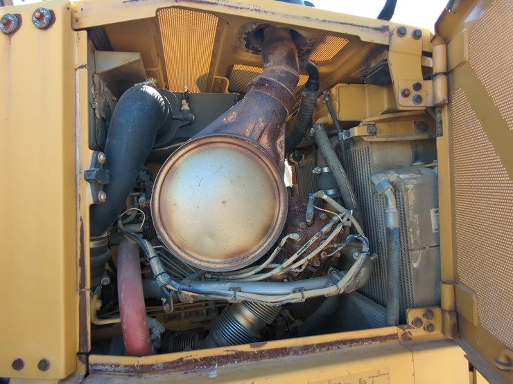 caterpillar-d6t-xl-image-12
