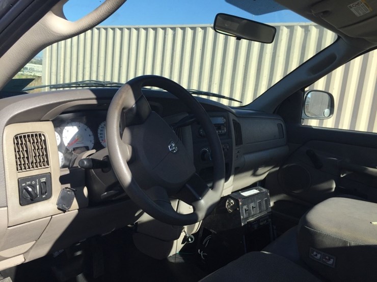 2005-dodge-2500-image-5