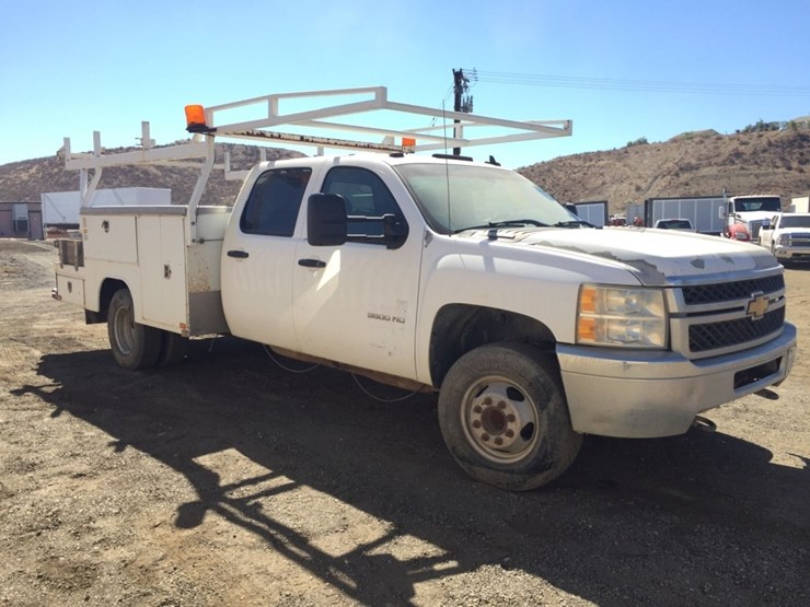 2014-chevrolet-silverado-3500-image-2