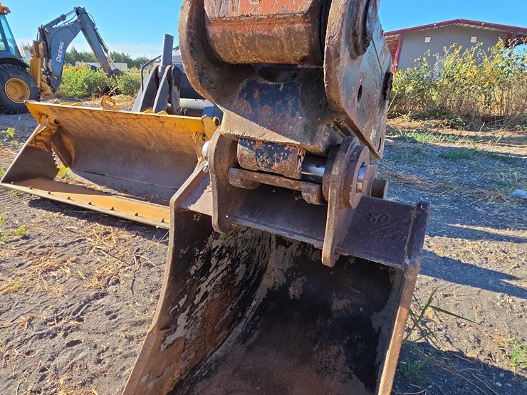 2020-hitachi-zx225usr-lc-6-image-10