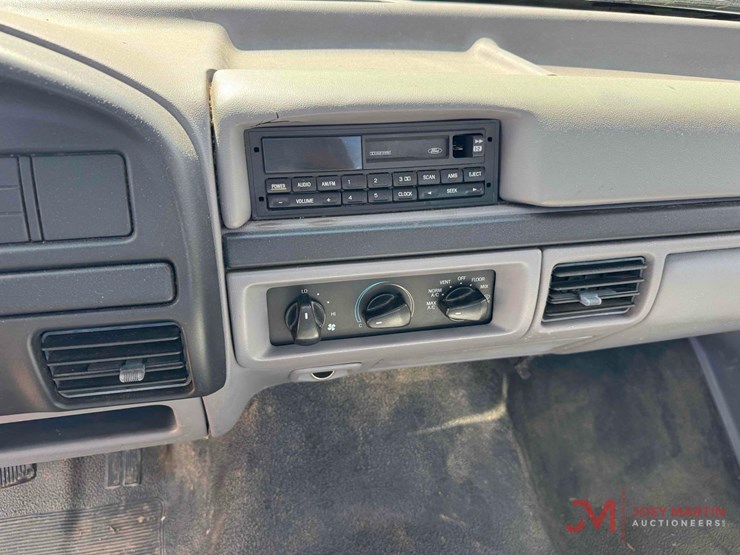 1996-ford-f150-xl-image-25