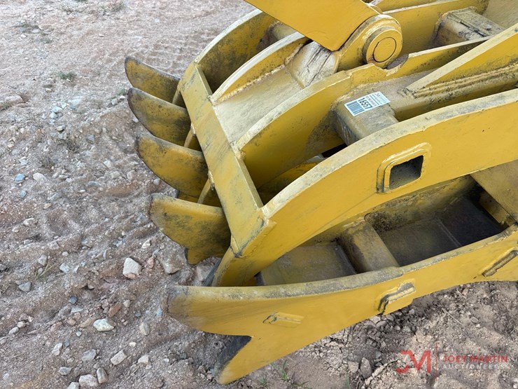 caterpillar-320-image-5