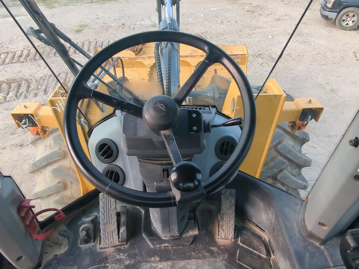 2022-deere-544p-image-15