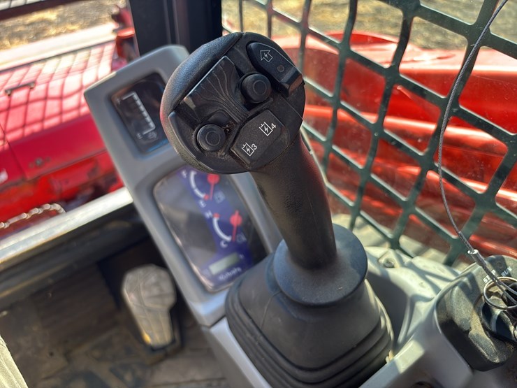 2024-kubota-svl97-2hfc-rubber-tracked-skid-steer-image-17