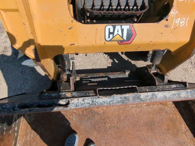 2021-caterpillar-259d-image-15