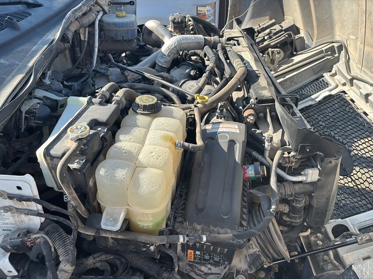 2024-ford-f750-image-9