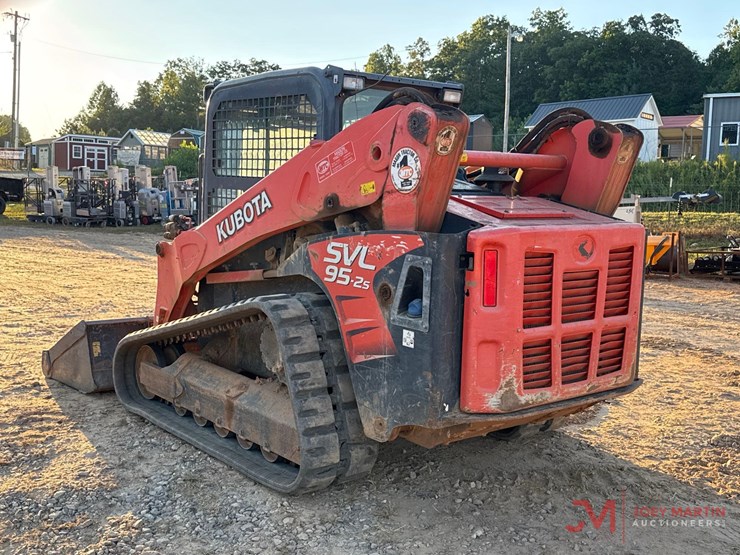 2019-kubota-svl95-2s-image-4