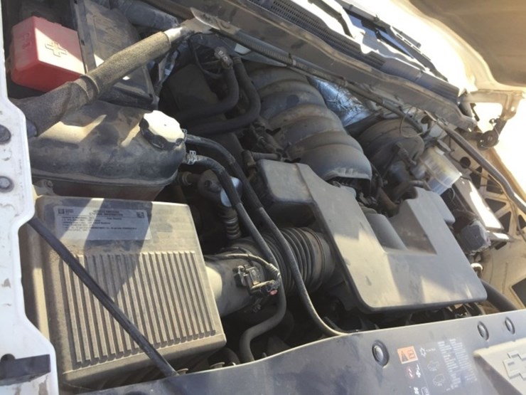 2015-chevrolet-silverado-ltz-crew-cab-pickup,-image-5