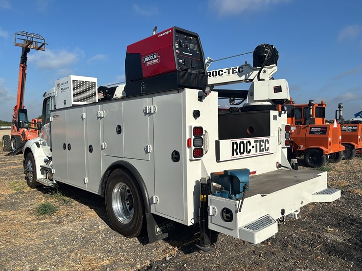 2026-peterbilt-536-image-5