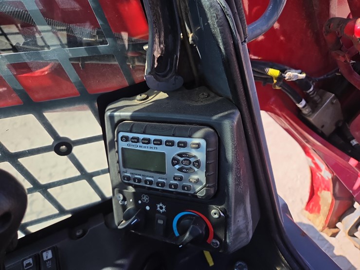2023-takeuchi-tl12v2-image-21