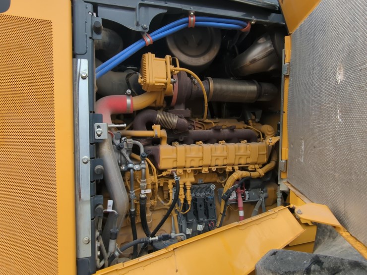 2022-deere-544p-image-11