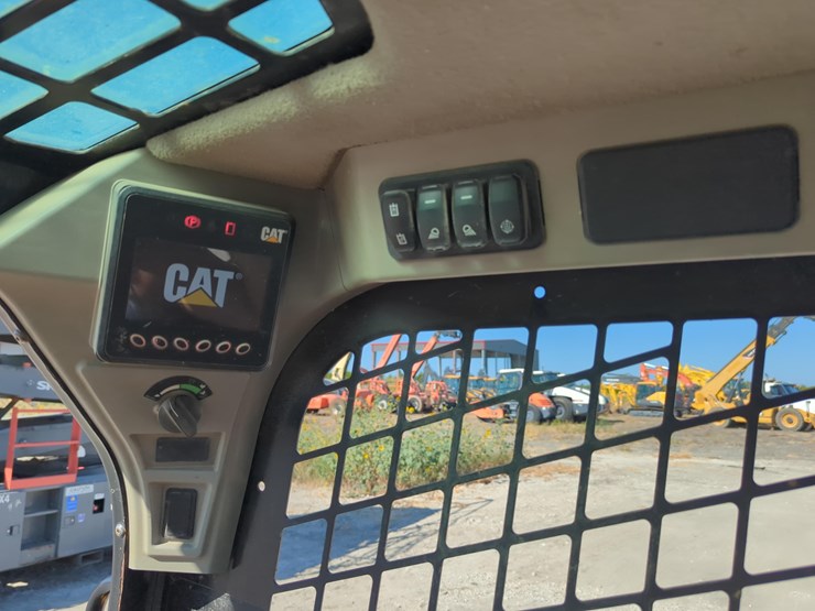 2021-caterpillar-259d3-image-18