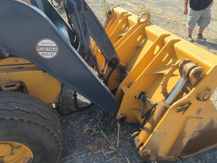 2021-deere-710l-image-10