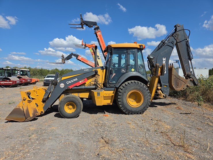 2021-deere-710l-image-1