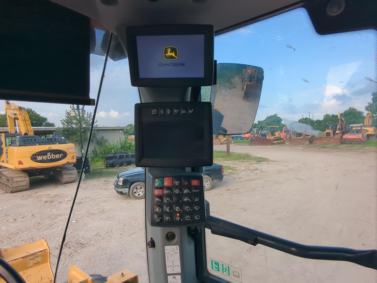 2022-deere-544p-image-16