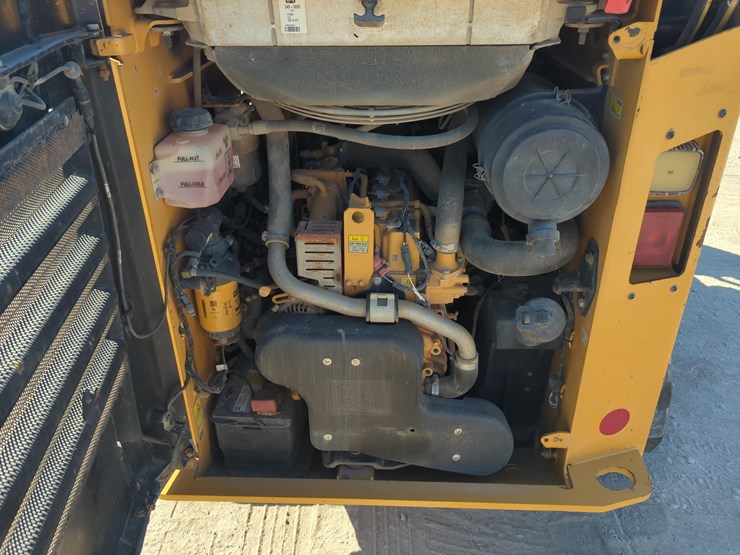 2021-caterpillar-259d3-image-15