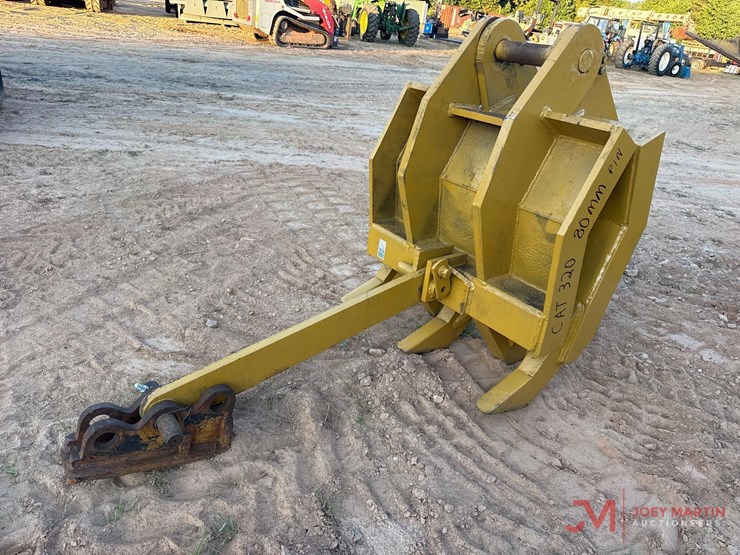caterpillar-320-image-4