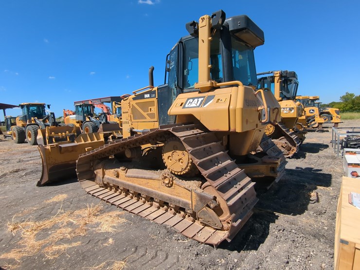 2015-caterpillar-d6n-lgp-image-5