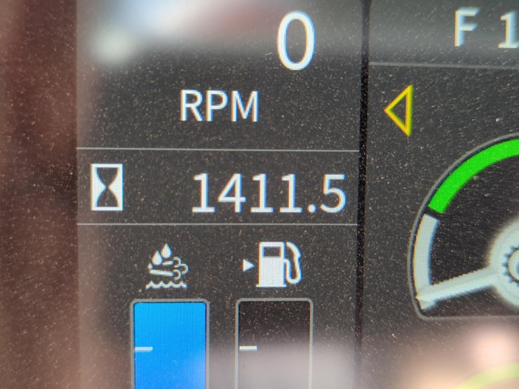 2025-deere-700l-lgp-image-23