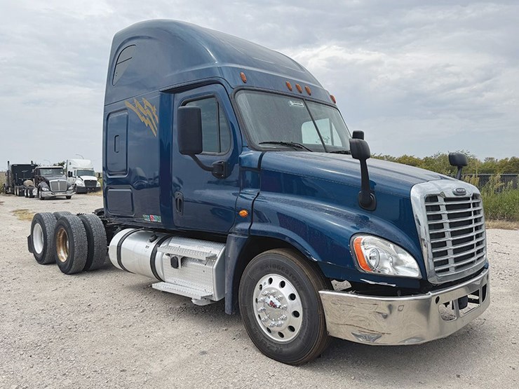 2020-freightliner-cascadia-125-image-1