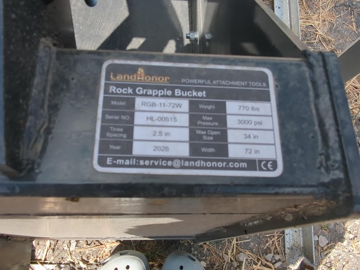 new-landhonor-sgb-11-72w-grapple-bucket-skid-steer-attachment-image-3
