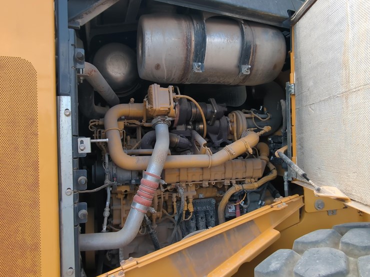 2024-deere-644p-image-11