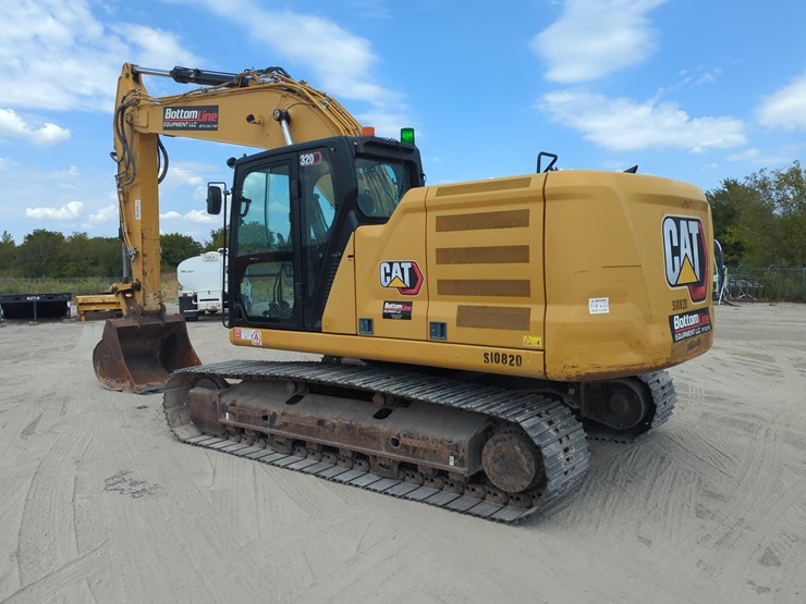 2020-caterpillar-320-image-6
